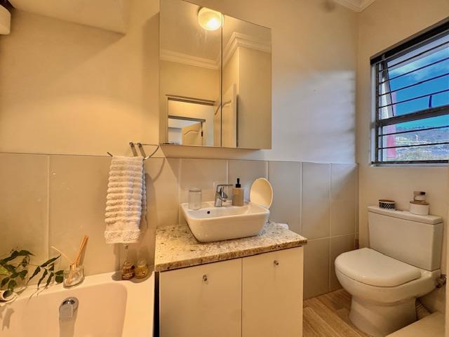 To Let 2 Bedroom Property for Rent in Gardens Western Cape
